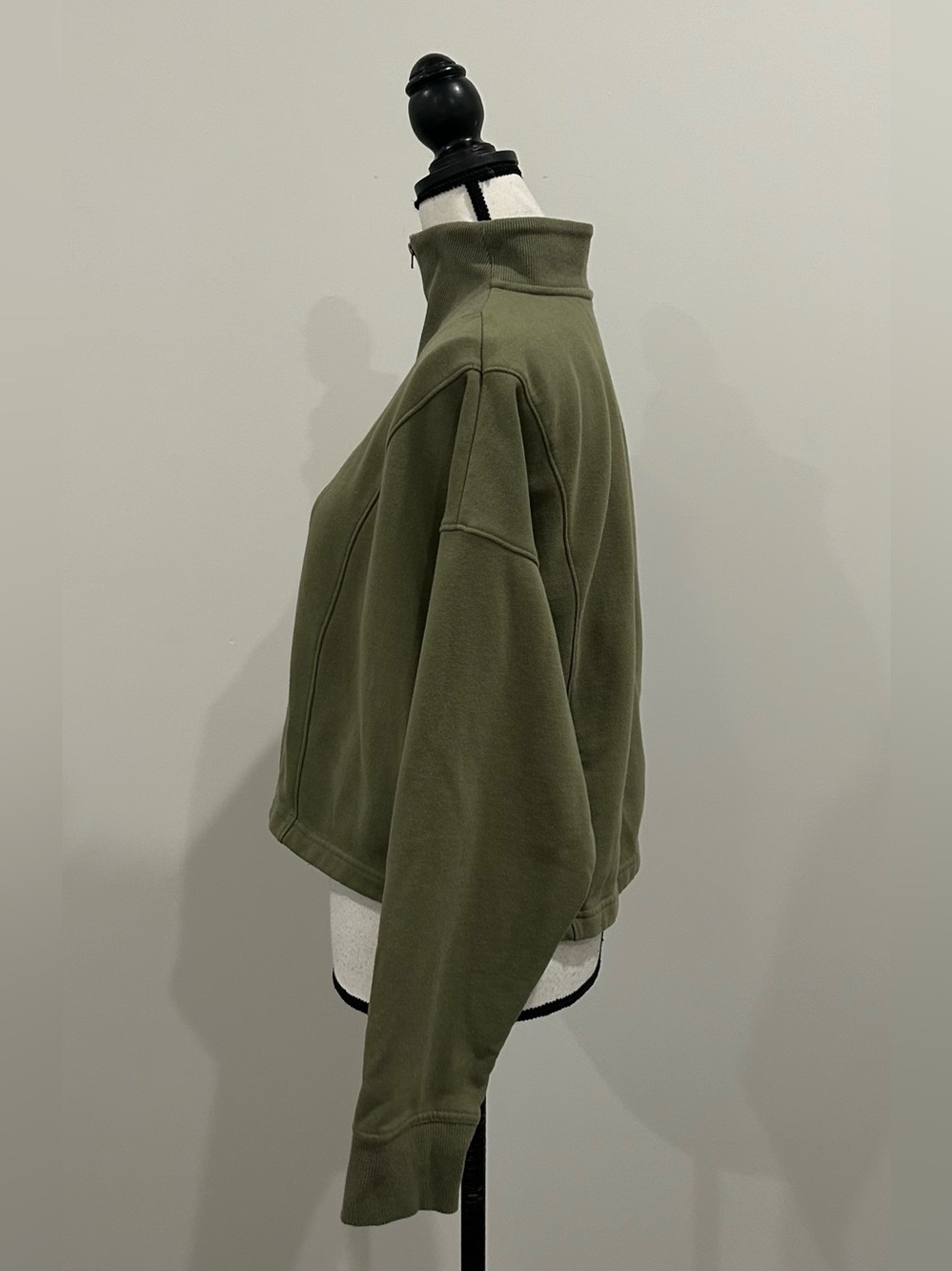 Avia Cropped Mock Neck Pullover - Picture 3 of 4